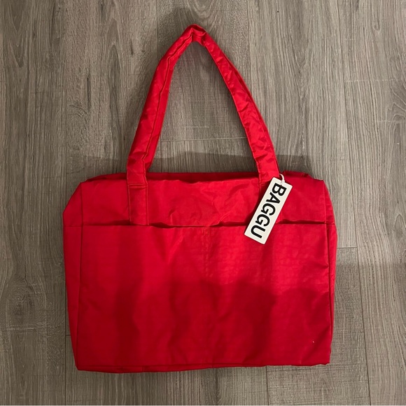 BAGGU Handbags - NWT Baggu Cloud Carry-on - Candy Apple